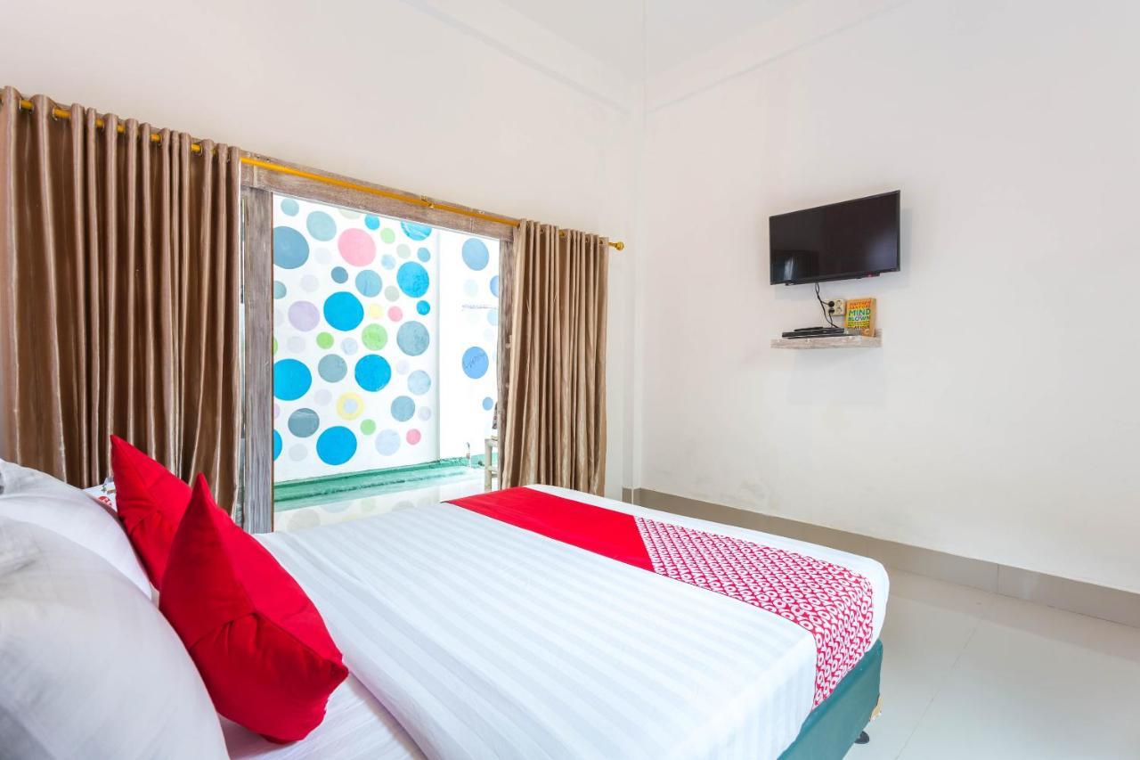 Hotel Vaccinated Staff - Oyo 1324 White House Gili Trawangan Exterior foto