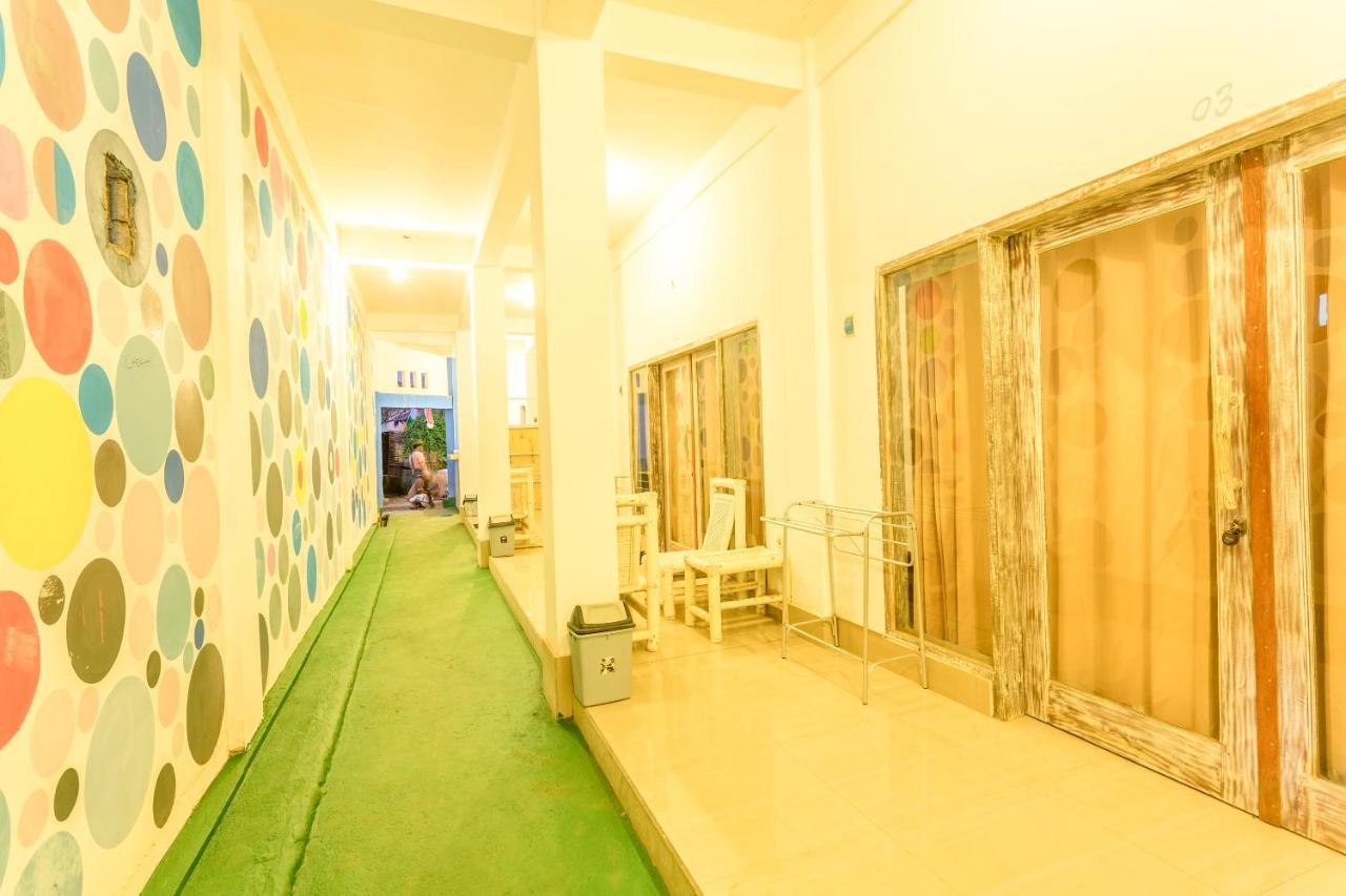 Hotel Vaccinated Staff - Oyo 1324 White House Gili Trawangan Exterior foto