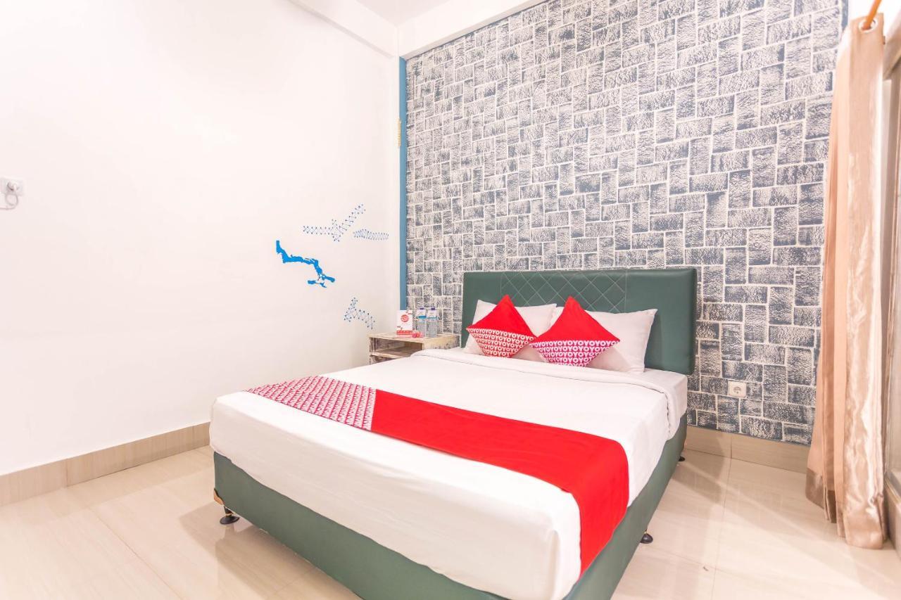 Hotel Vaccinated Staff - Oyo 1324 White House Gili Trawangan Exterior foto